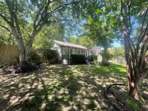 Duncanville Farmhouse with Guest House
