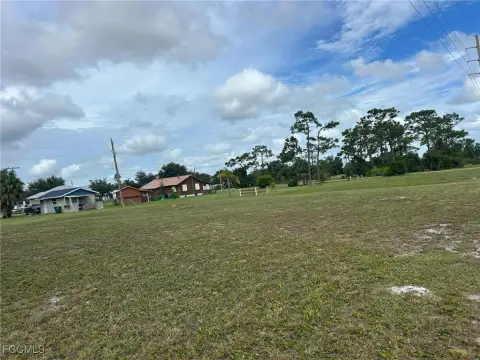 Spacious Residential Lot in Punta Gorda