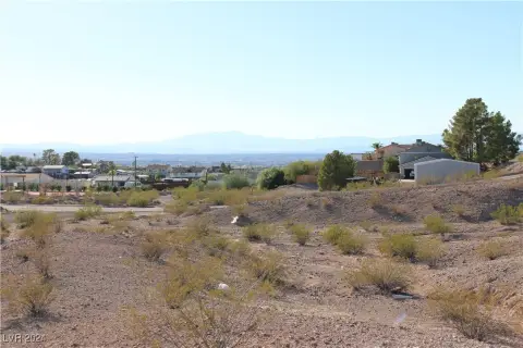 Henderson Land with Mountain Views