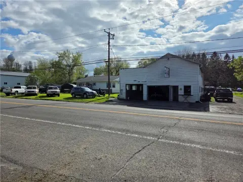 Auto Shop with Ranch Home