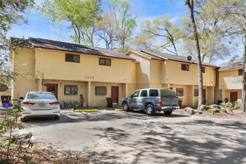 Gainesville Sixplex with Spacious Units