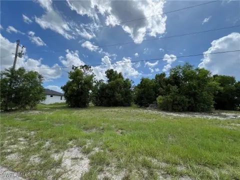 Oversized Lot in Cape Coral