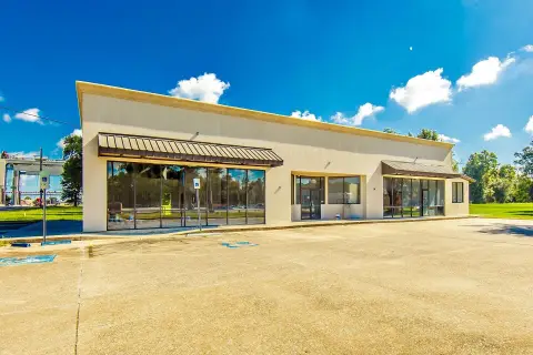 Versatile Commercial Building in Houma