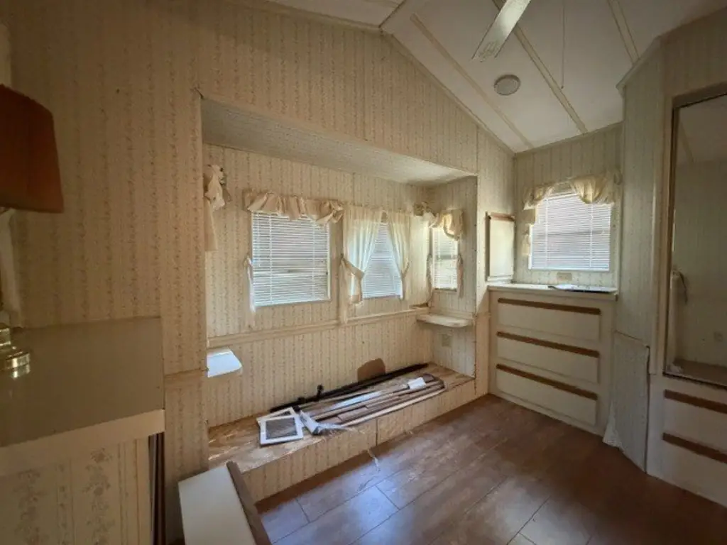 Picture 7