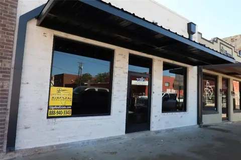 Mineral Wells Retail Space Available