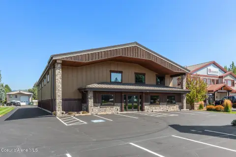 Remodeled Flex Space with Highway Frontage