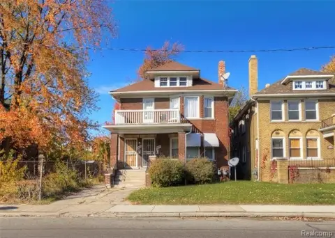 Detroit Duplex in Clairmount District