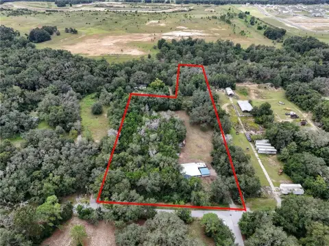 3.85 Acres in Sorrento, Florida