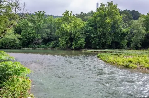 Caddo River Retreat with Cabins