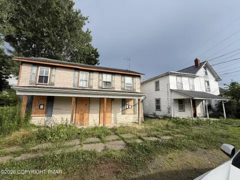 Quadplexes on Corner Lot