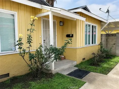 Duplex With Detached Garage