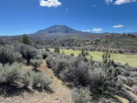 Hornbrook Acreage with Mountain Views