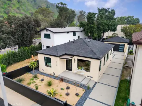 Two Modern Homes in Elysian Valley