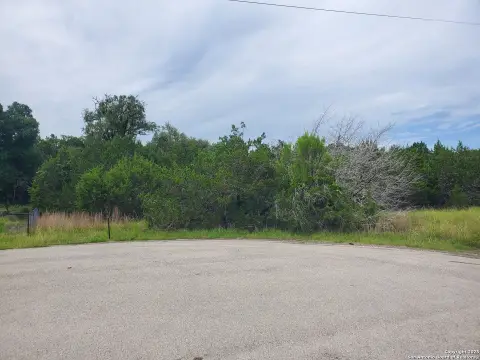 Residential Land in Fischer, TX
