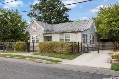Charming Duplex Near St. Mary's