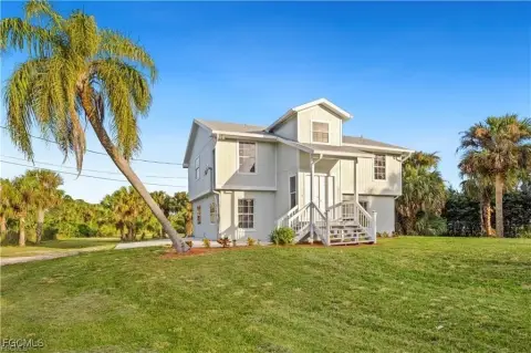 Naples Investment Opportunity: Income Property