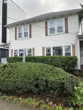 Portland Triplex in Hawthorne