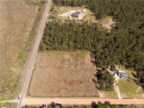 Land in Iowa, Louisiana