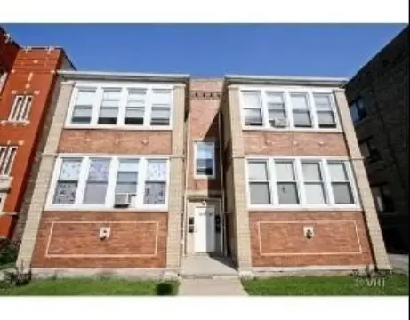 Chicago Multifamily Property Near Metra
