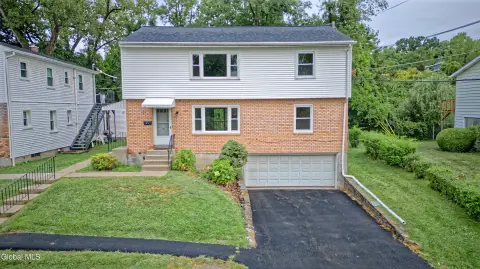 Charming Duplex in Buckingham Pond