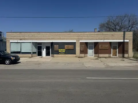 Multi-Unit Commercial Building