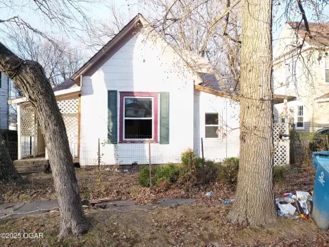 Joplin Duplex in Established Neighborhood