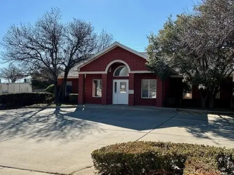 Lubbock Office with Overhead Door