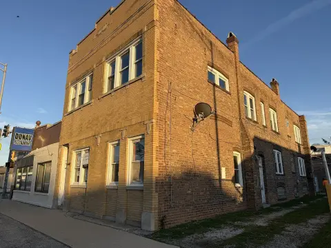 4-Unit Brick Apartment Building