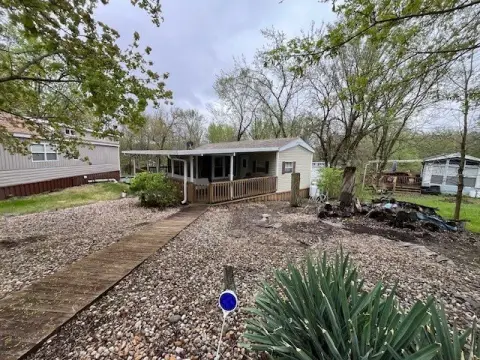 Woodsmoke Ranch Getaway Retreat