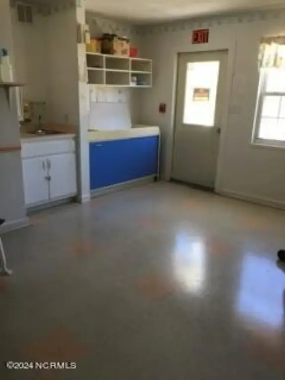 Picture 4