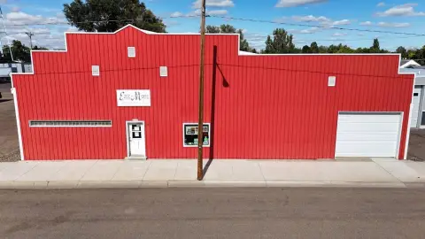 Warehouse with Showroom and Office