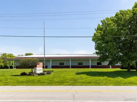 Versatile Building in Hannibal, MO