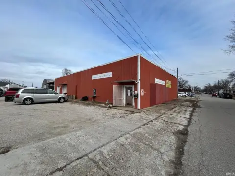 Versatile Commercial Property in Vincennes