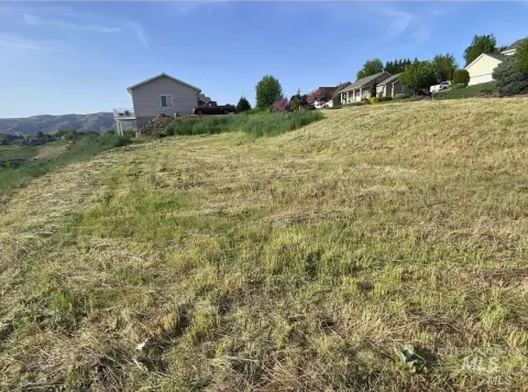 Residential Land in Clarkston Heights