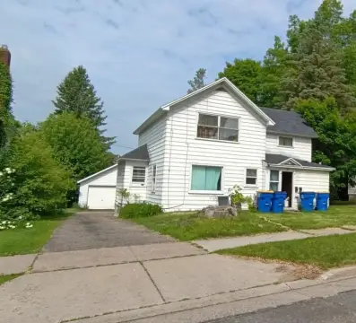 Merrill, WI Duplex with Garage