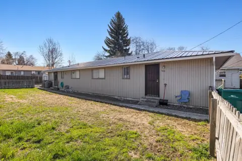 Klamath Falls Single-Level Duplex