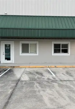 Spacious Warehouse Oasis in Nokomis