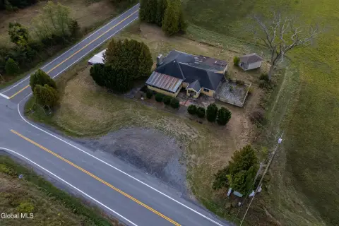Commercial Building in Essex, NY