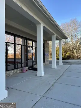 Retail Space with On-Site Parking