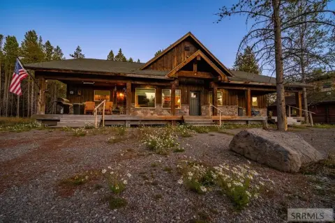 Island Park Triplex Opportunity