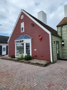 Prime Retail/Professional Space Available