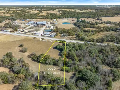 Prime Commercial Land in Emory, TX