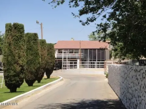 Horse Training Facility on 13.5 Acres