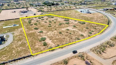 Residential Land in Clint, TX