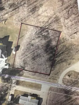 Large Lot Near Lake Buckhorn