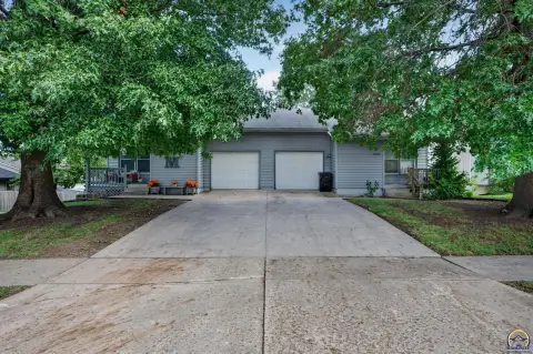 Duplex with Vaulted Ceilings