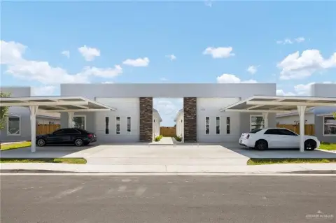 Modern Fourplex in McAllen, Texas