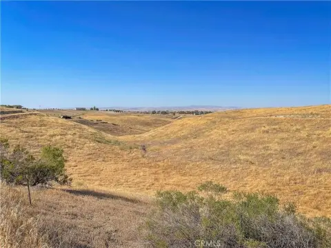 Creston, CA: 5-Acre Lot