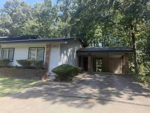 Single-Level Residential Income Property