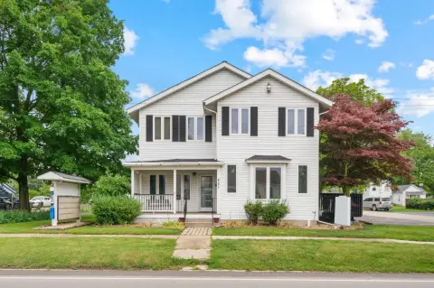 Mixed-Use Building in Sandwich, IL